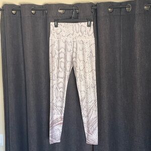 Onzie Snake Print Leggings - Cream and Brown